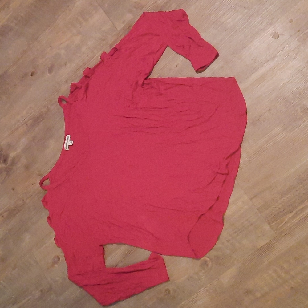Cold shoulder top‎